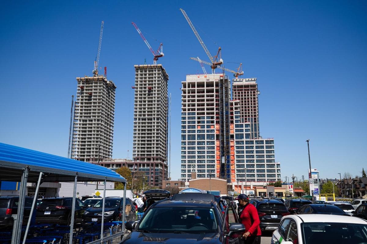 Toronto’s new home market finally sees a boost in sales (The Star)