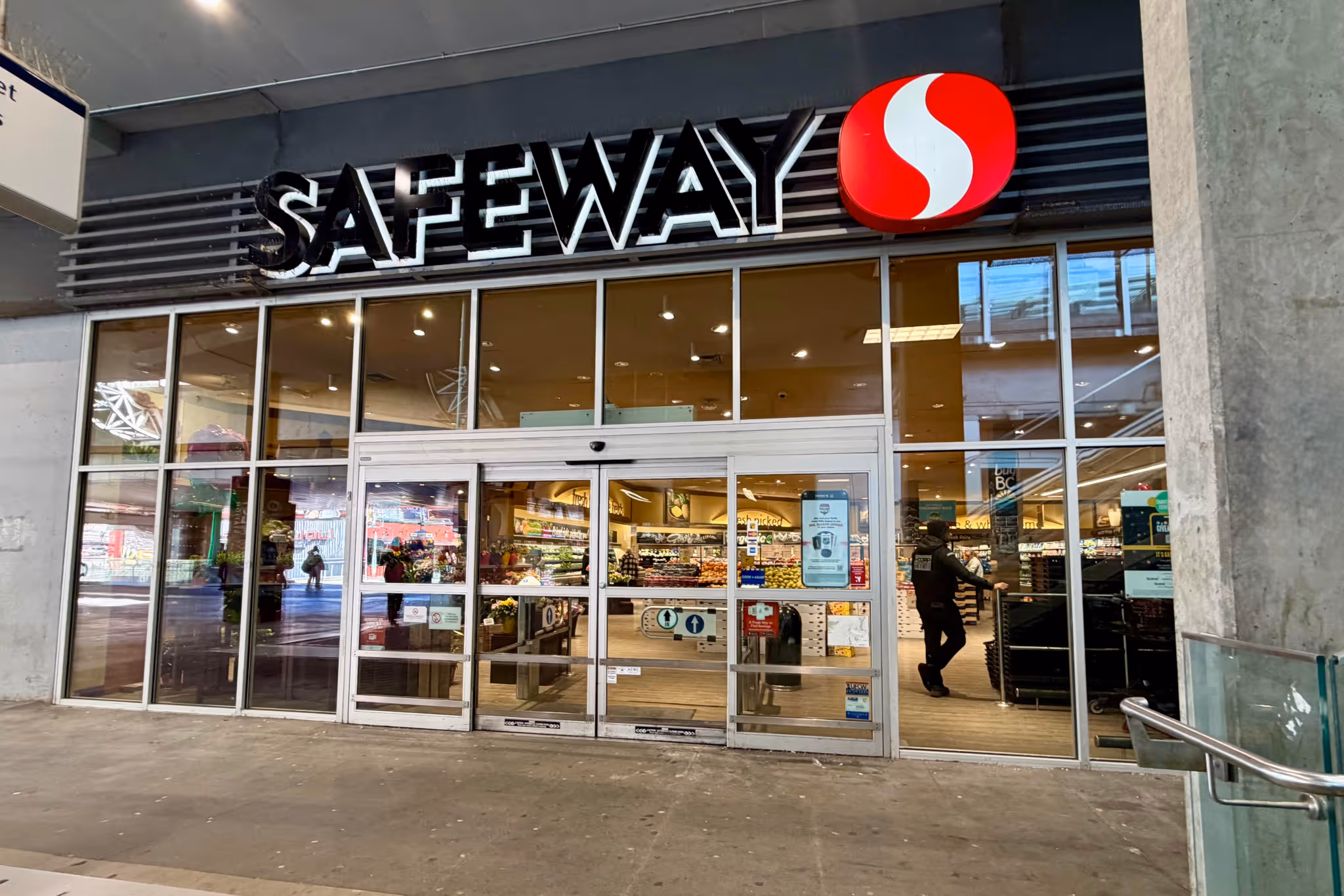 High-risk offender banned from grocery stores now living in Metro Vancouver