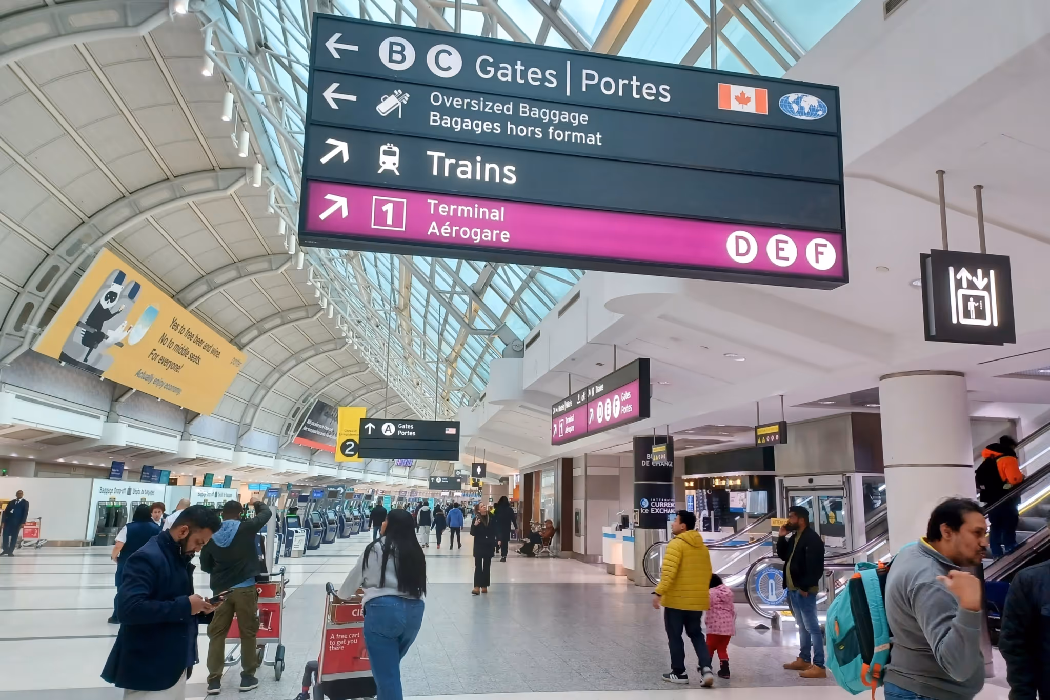Two Canadian airlines among North America's top 10 for on-time arrivals