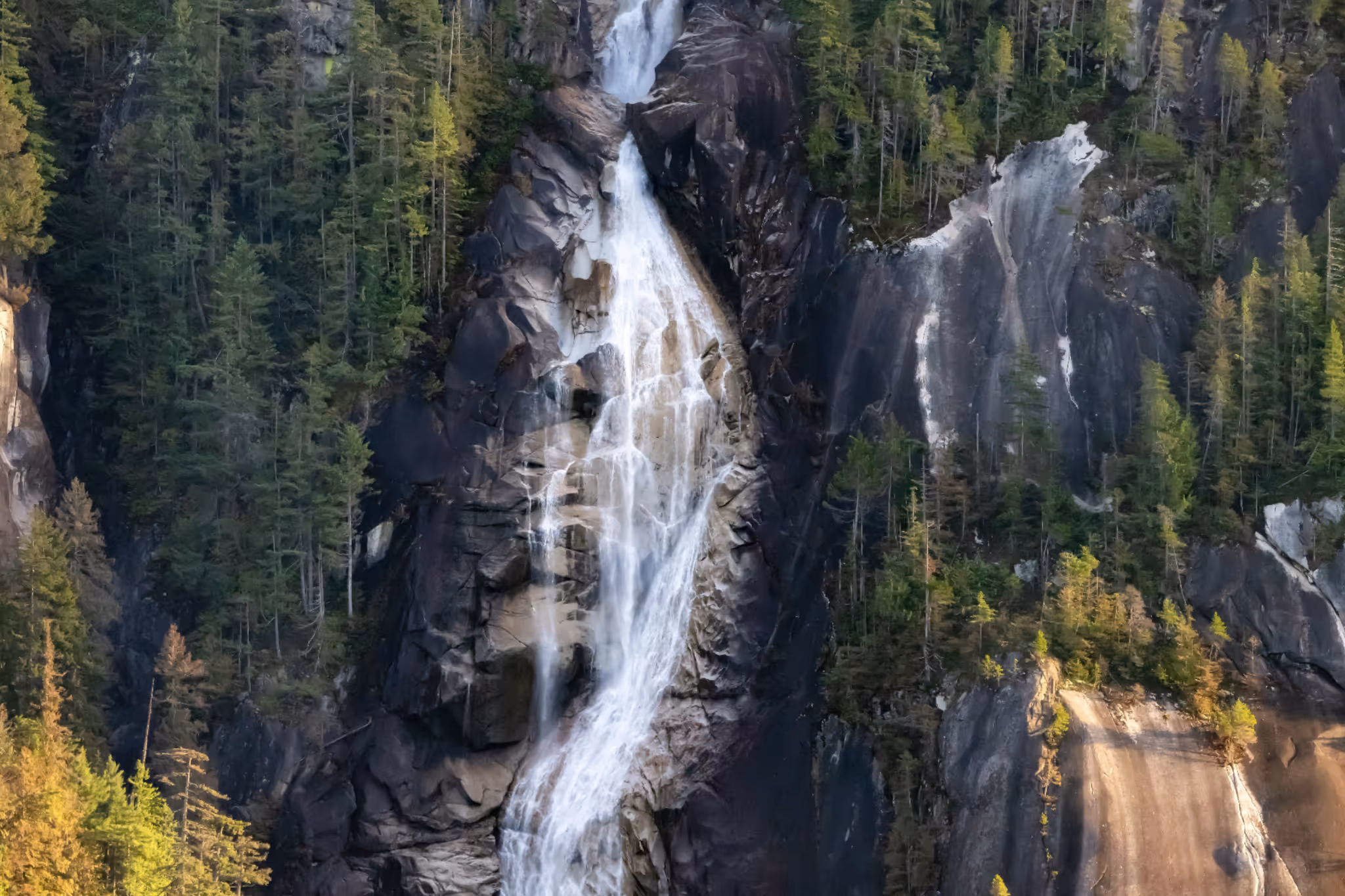 Climbers discover human remains at popular B.C. attraction