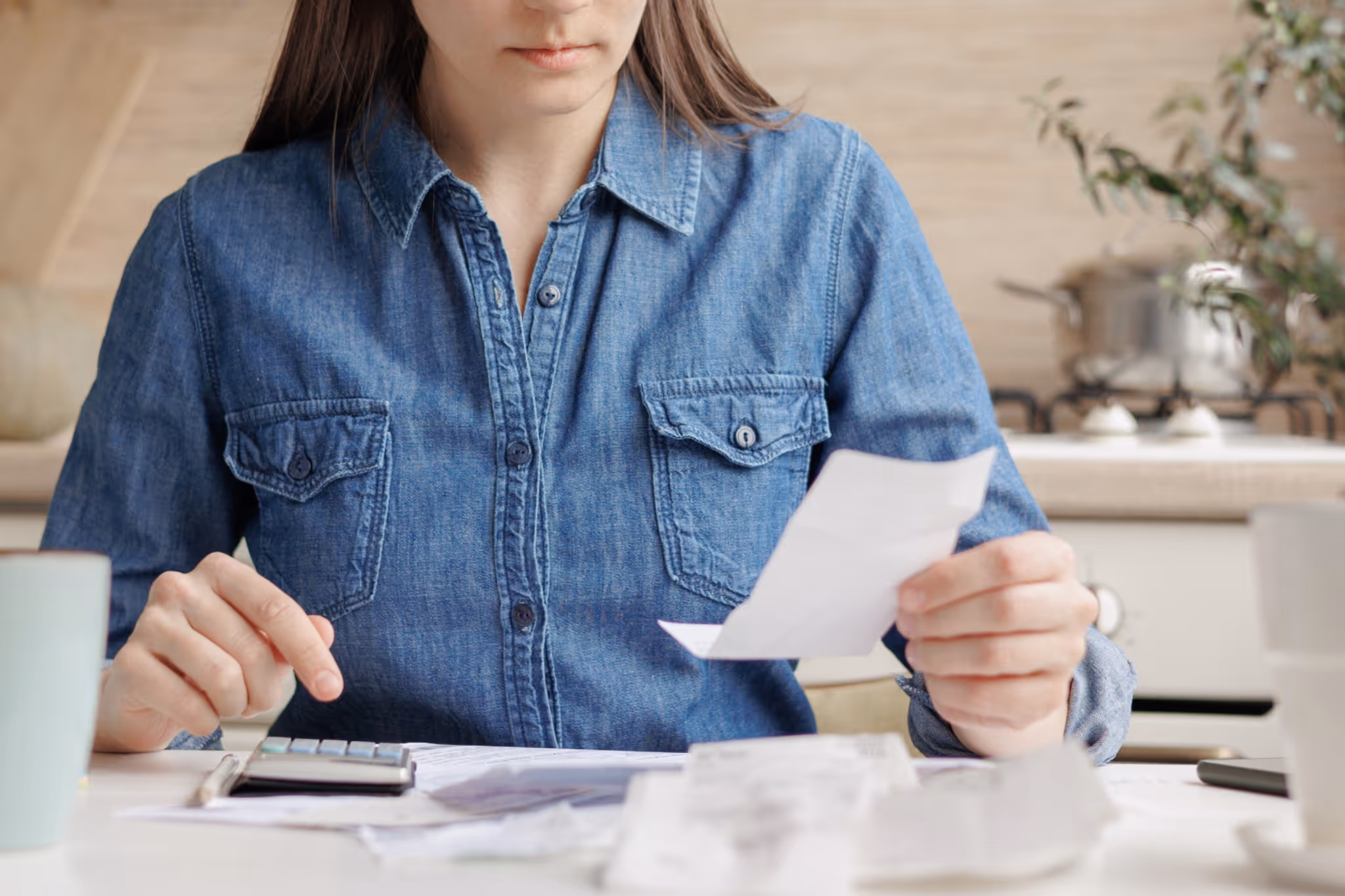 B.C. mom takes legal fight to daughter for loan repayment and breaking a TV