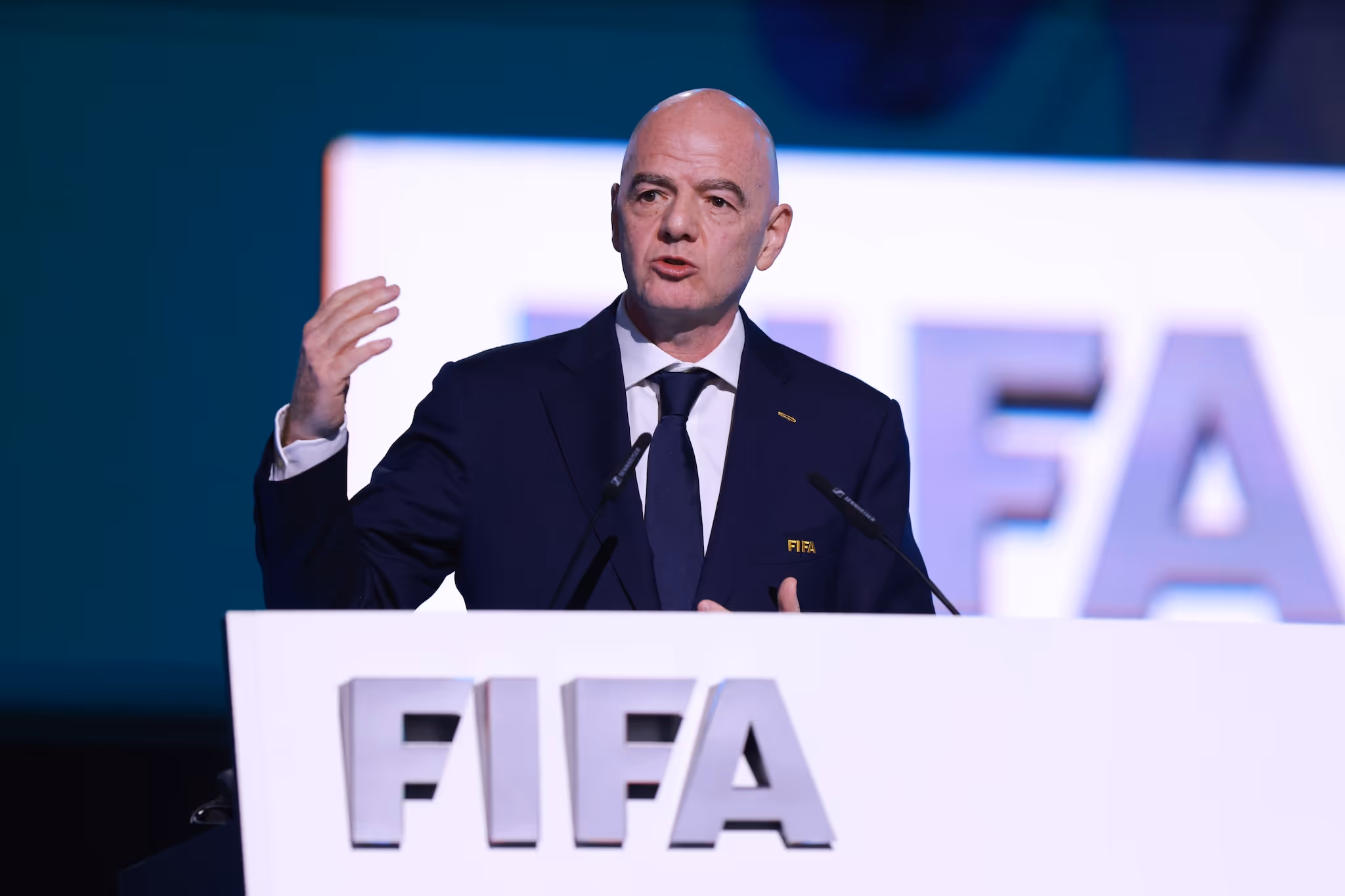 Vancouver photo op gone wrong: FIFA president tries to bring Israel and Palestine together