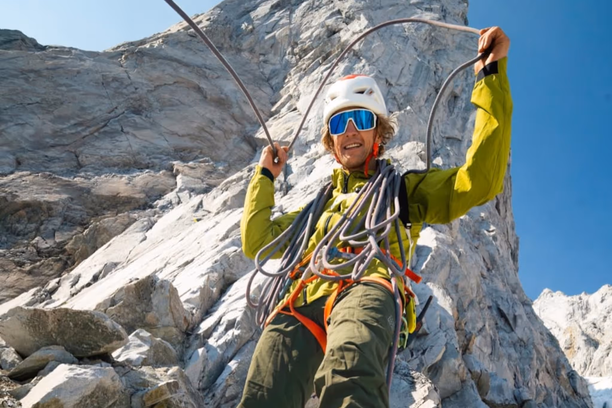 'Shattered hearts': Free solo pioneer dies after Squamish climbing accident