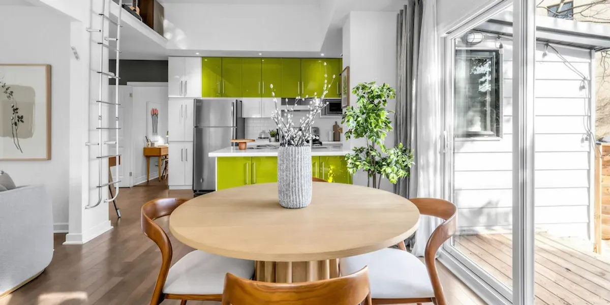 Quaint Detached In Wychwood Is Like A Cottage In The City