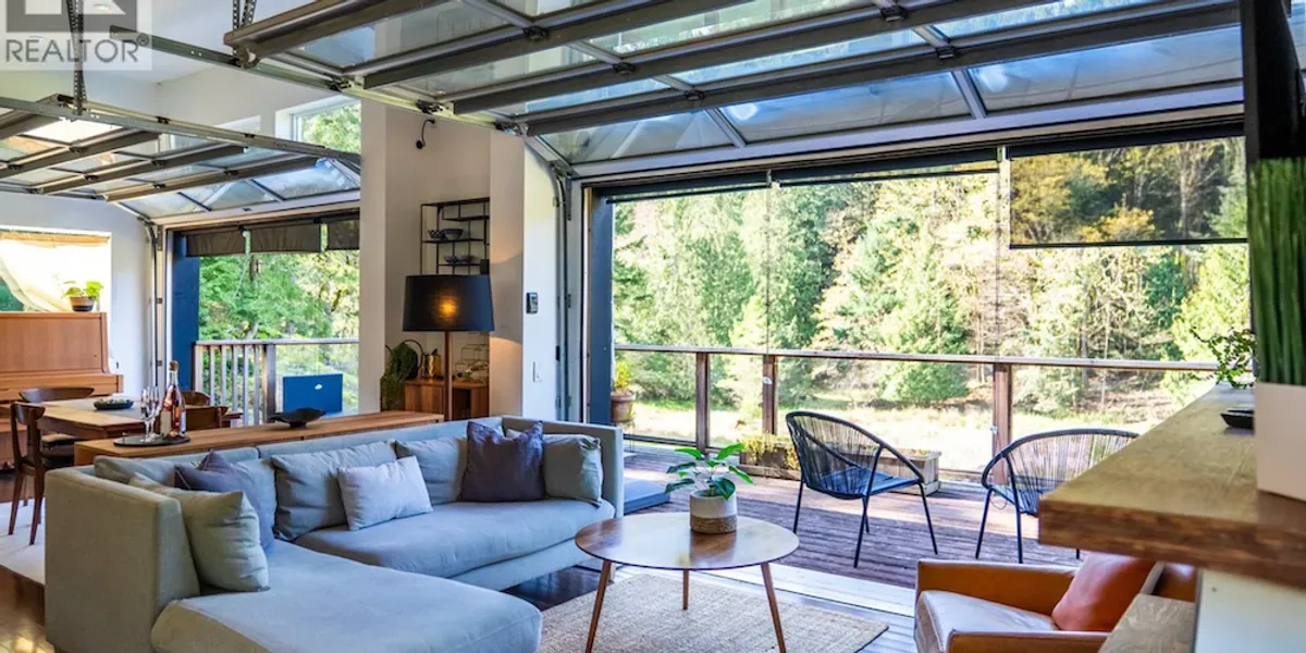 Pender Island Home Blurs The Line Between Indoors And Out