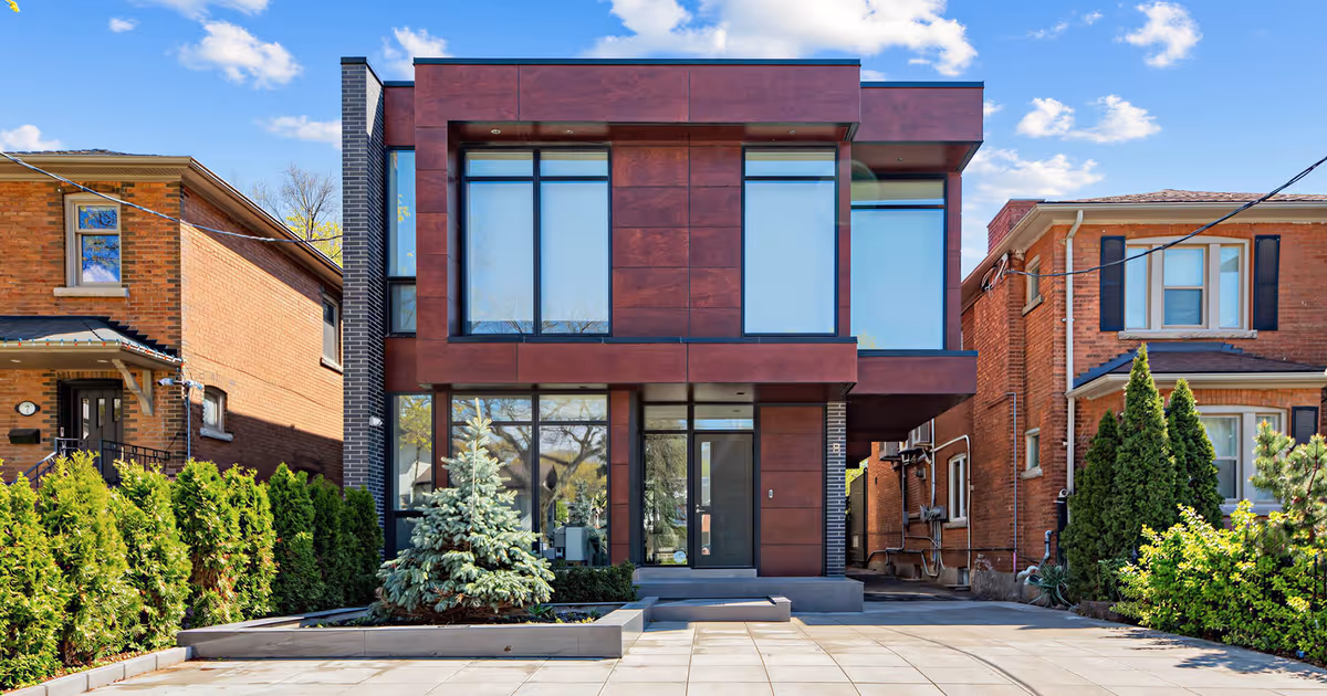 This $4 million modern Toronto home comes with a floating glass hallway