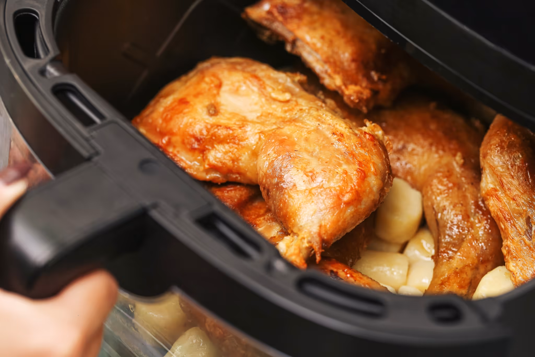 Canadians can receive Amazon Canada gift cards following urgent air fryer recall