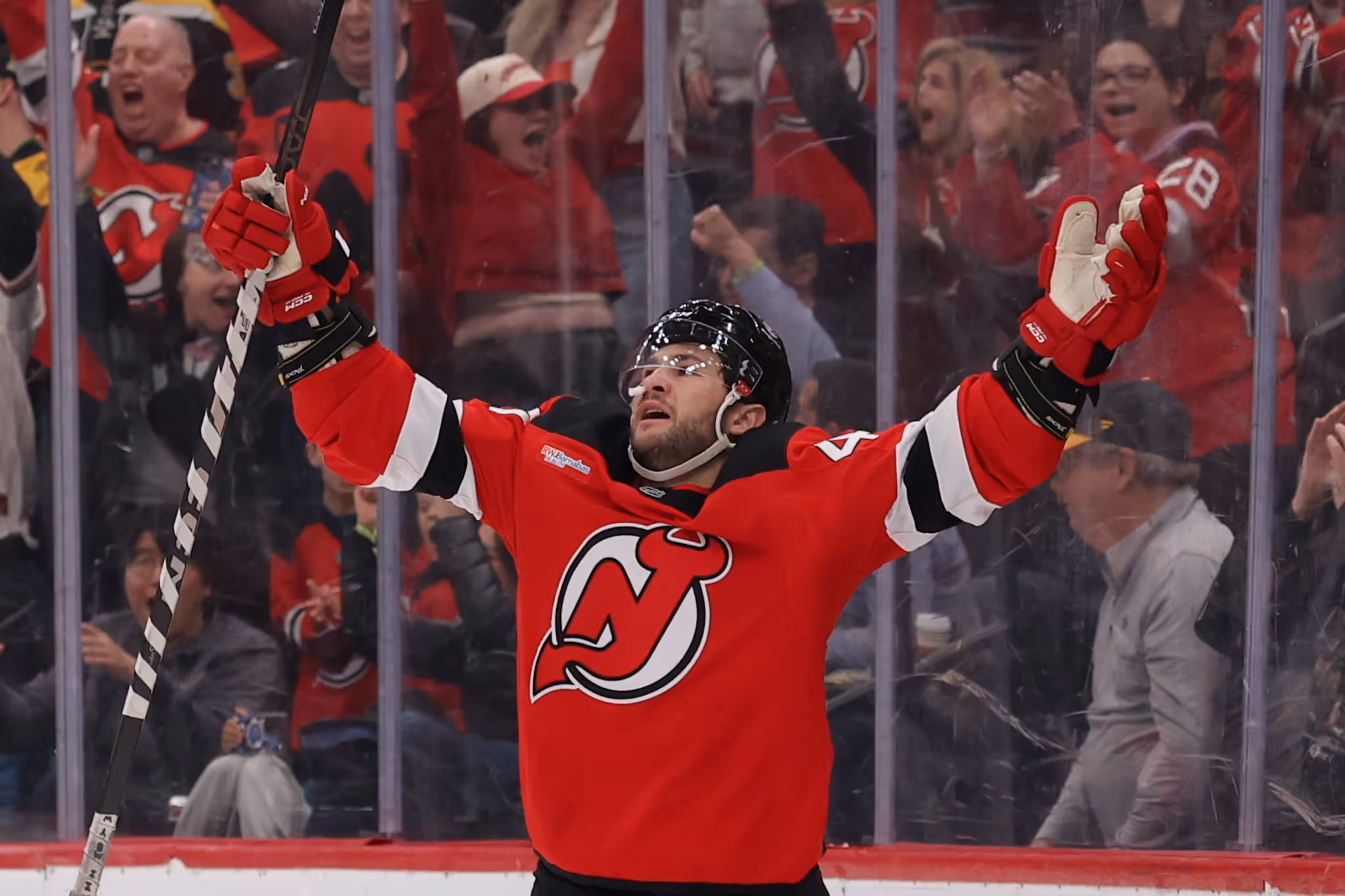 Vancouver Canucks sign Paul Cotter in free agency