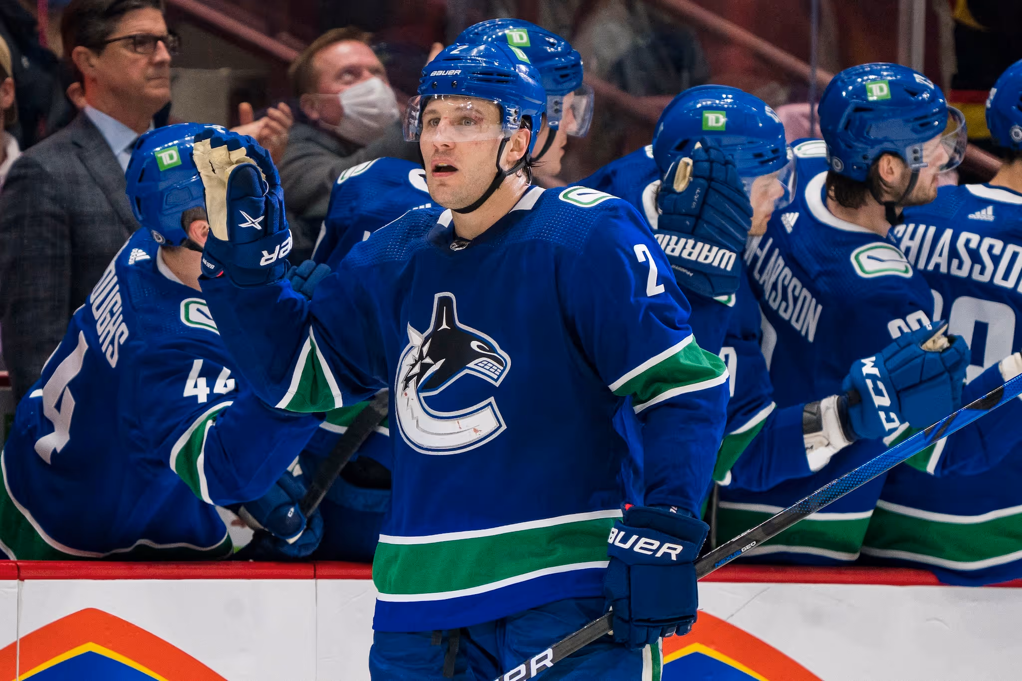 Luke Schenn back with Canucks after signing in free agency