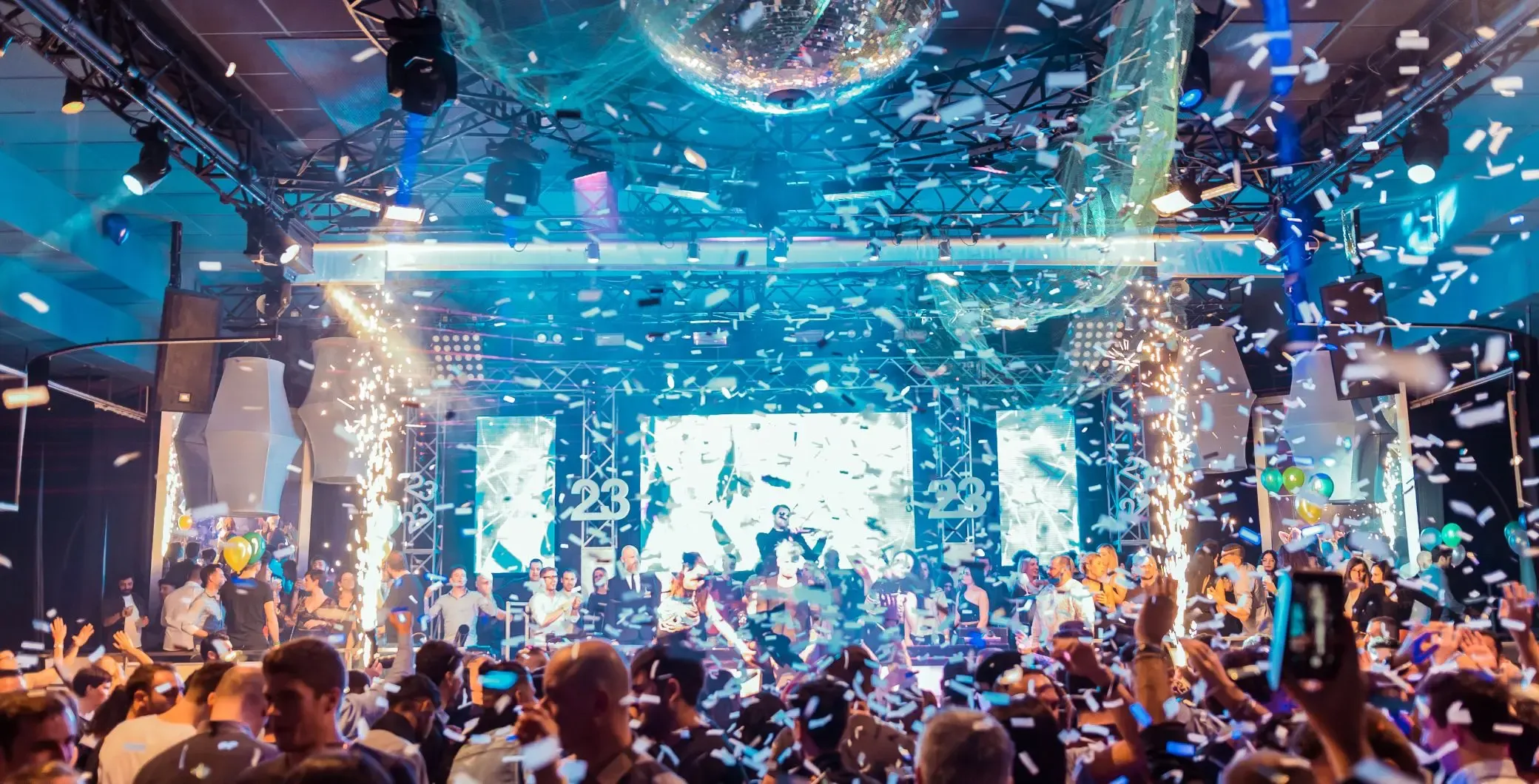 A camera-free nightclub is coming to Toronto; here’s what Torontonians think of it