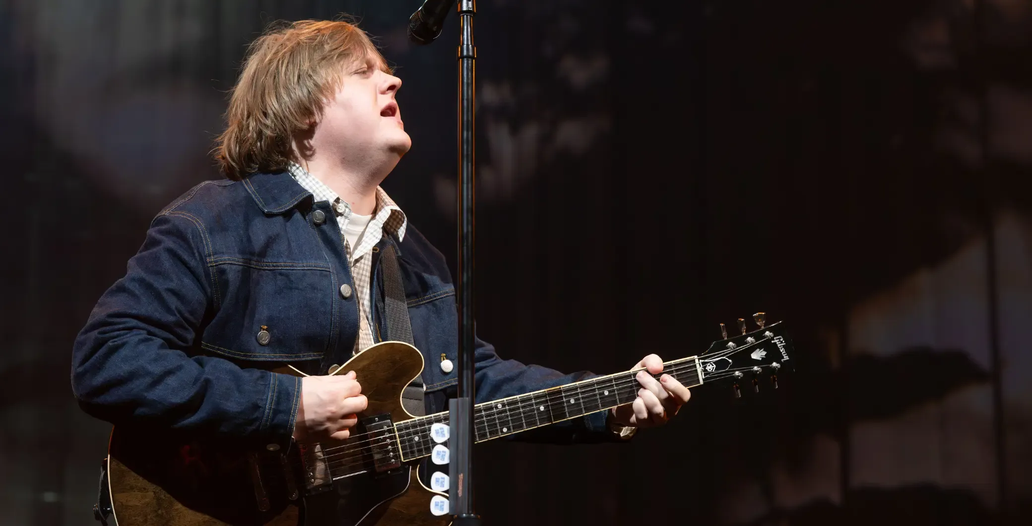 Lewis Capaldi ‘relaxed and comfortable’ at Scotiabank Arena after mental health Break
