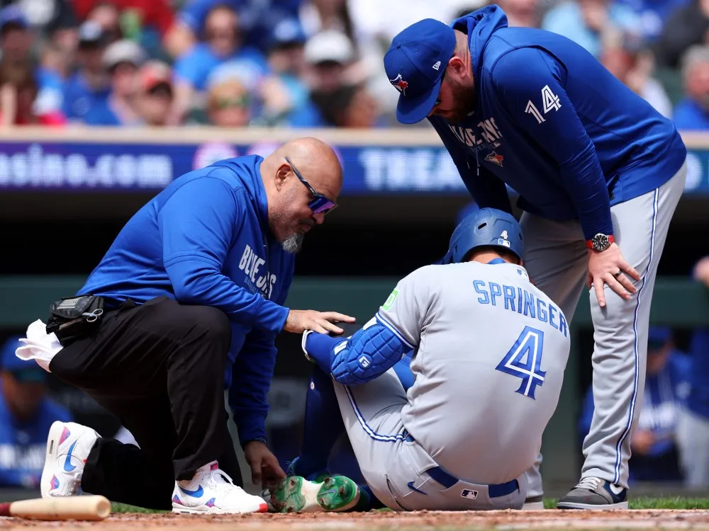Blue Jays a big hit in Minny, but George Springer gets hit on big toe he recently fractured