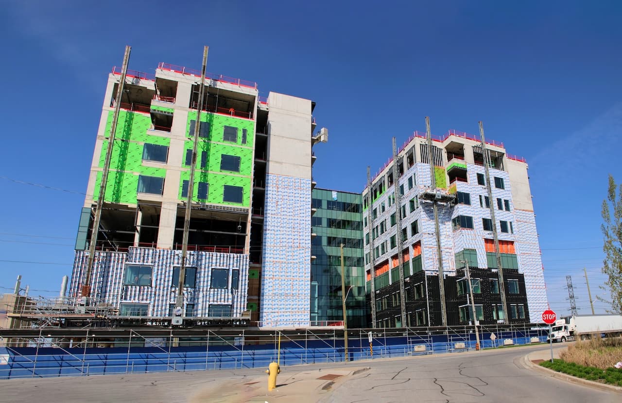 Gilgan Family Queensway Health Centre Expansion Tops Off in Etobicoke