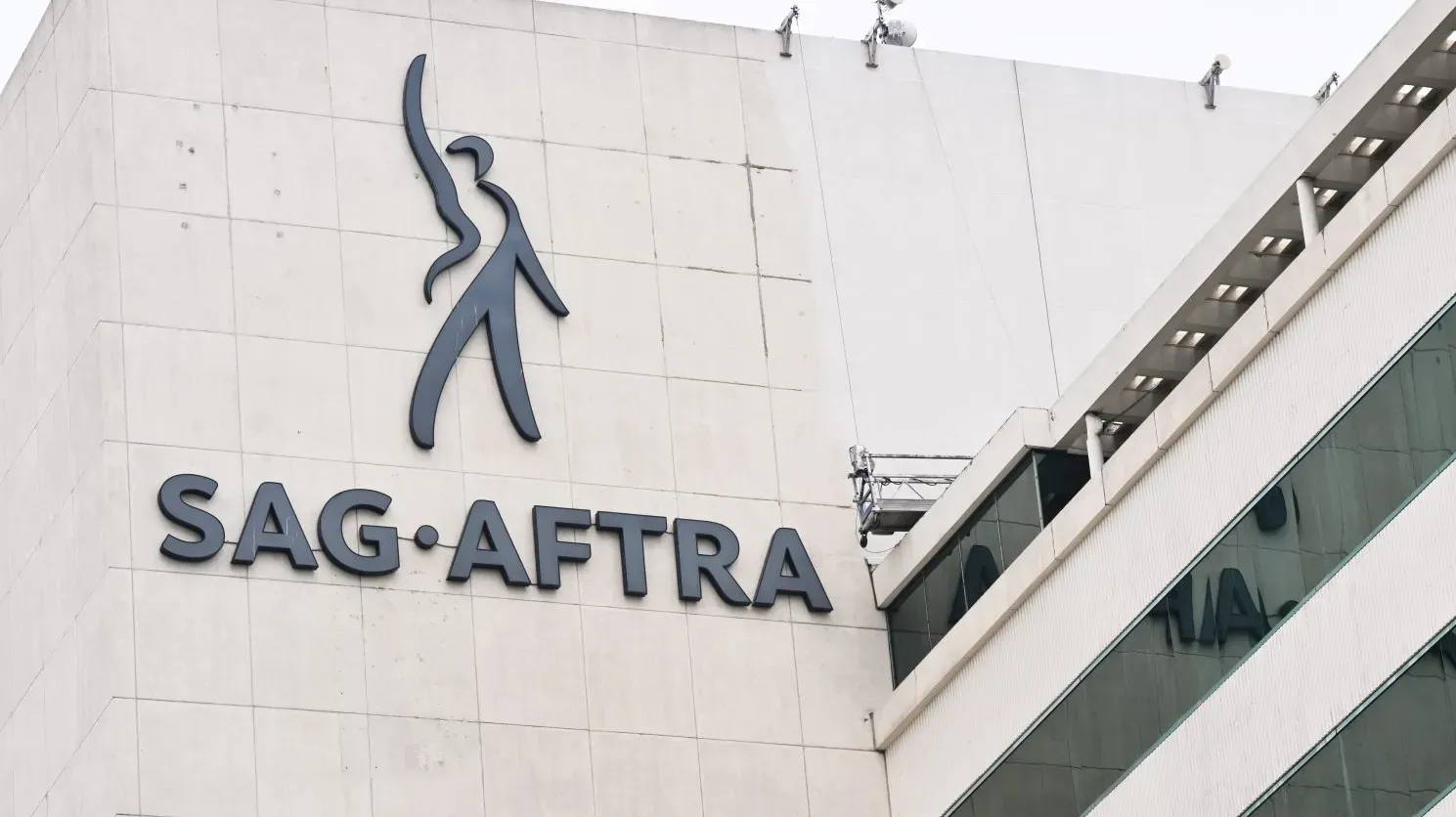 SAG-AFTRA Reaches Tentative Deal on Studio Contract