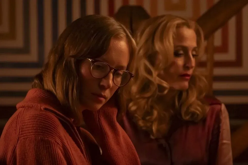 ‘Teenage Sex and Death at Camp Miasma’ Review: Gillian Anderson and Hannah Einbinder Serve in Jane Schoenbrun’s Delici…