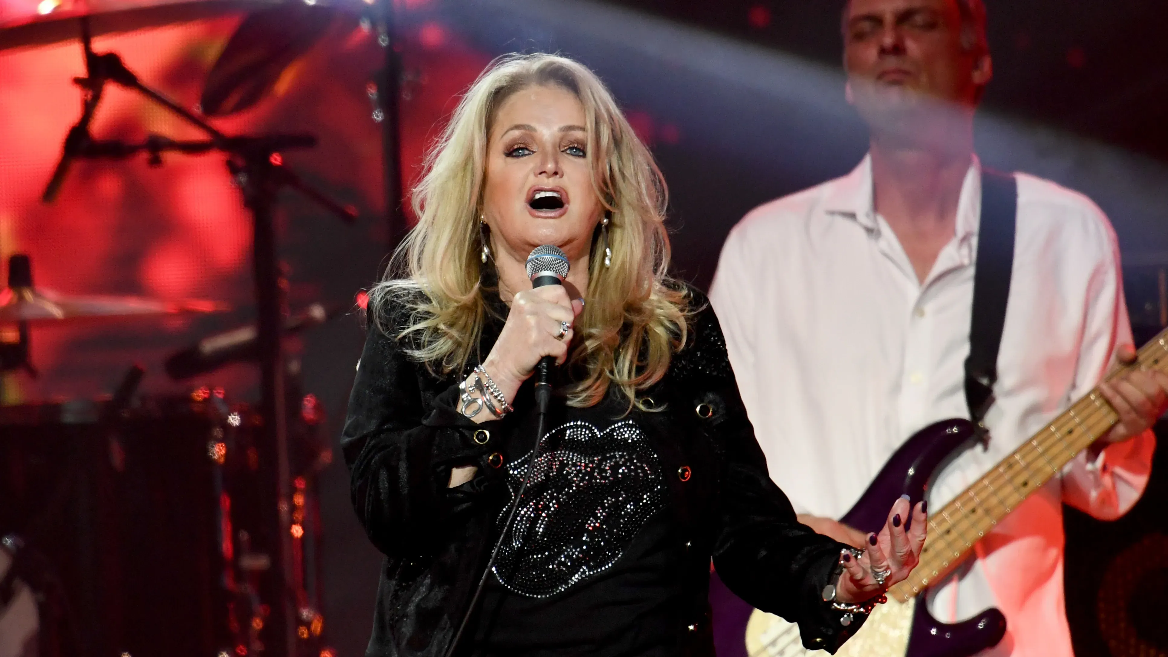 ‘Total Eclipse of the Heart’ Singer Bonnie Tyler Hospitalized for Emergency Surgery in Portugal