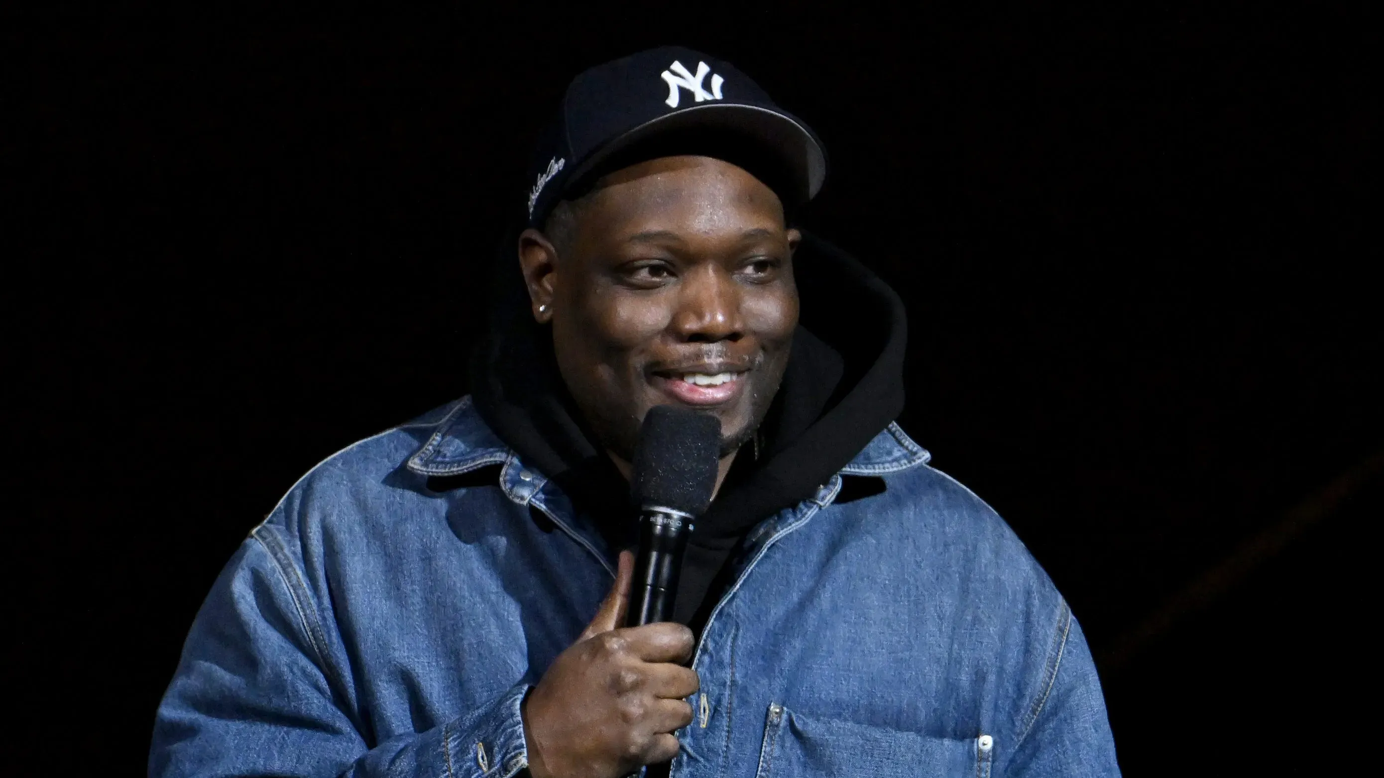 Michael Che Pulled Out of Kevin Hart Roast Before Shading White Writers for Jokes About ‘Slavery, Sex Crimes, Slurs’ (…