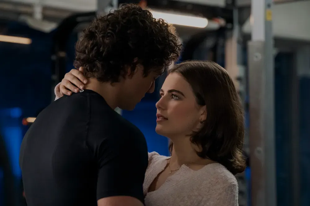 ‘Off Campus’ Boss and Star Ella Bright Break Down Dean and Allie’s Surprise Role in Season 1, Changes From the Book an…