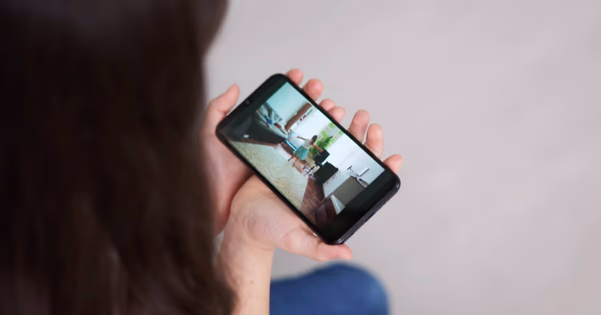 Ontario wants to ban phones in schools but not everyone is convinced it's a good idea