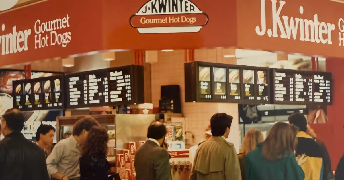 Decades-old family-run Toronto hot dog business making a comeback this summer
