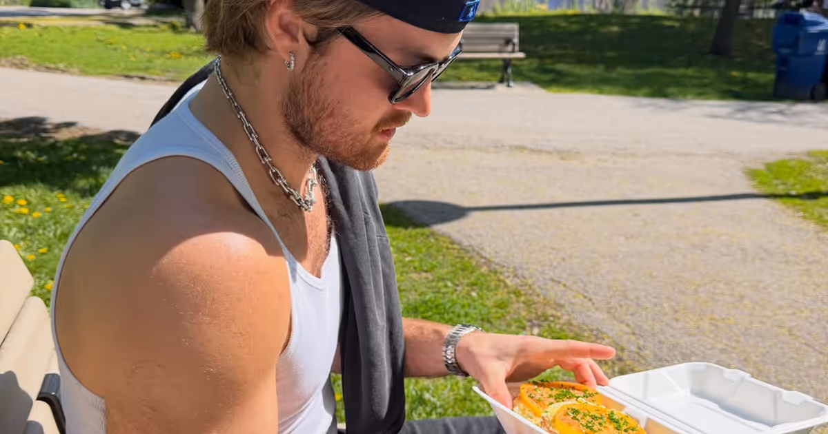 Leafs' William Nylander surprises Toronto restaurant with unexpected visit