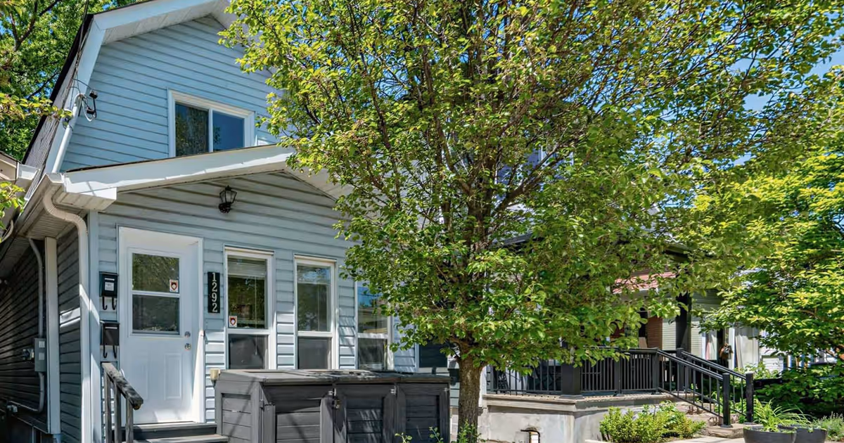 Toronto duplex hits market for more than $100K less than 2020 sale price