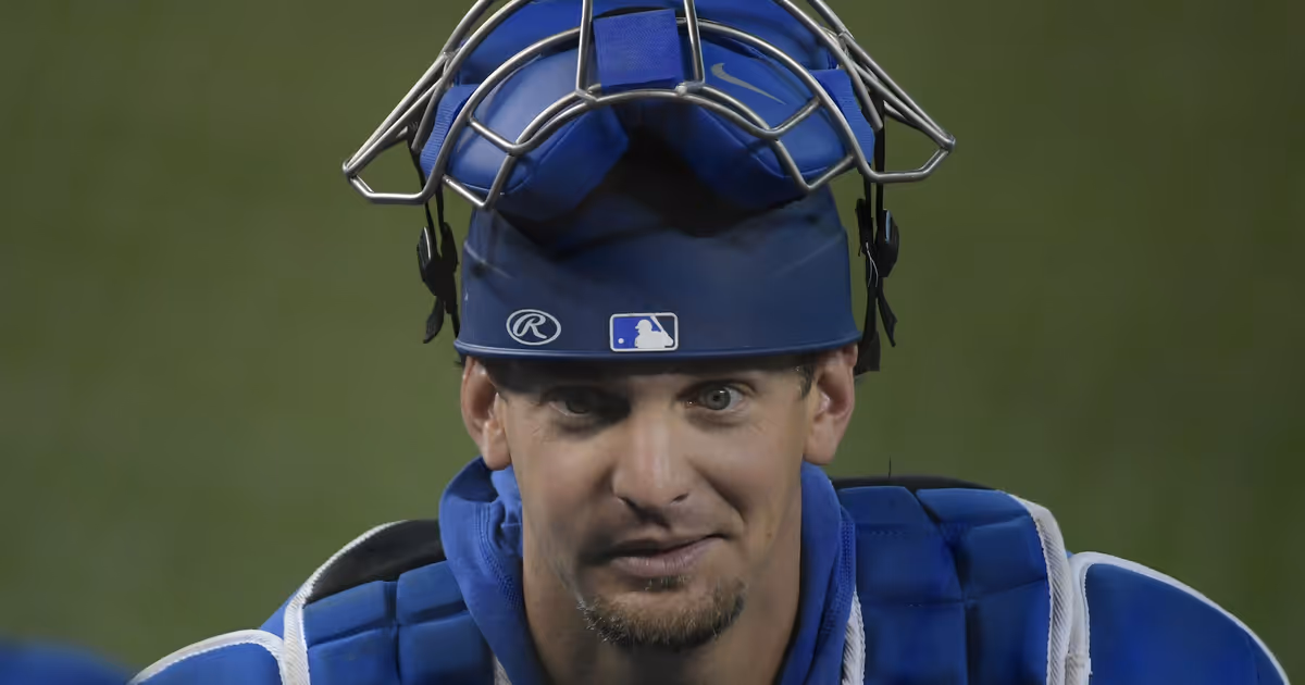 Toronto thief allegedly caught stealing by former Blue Jays catcher