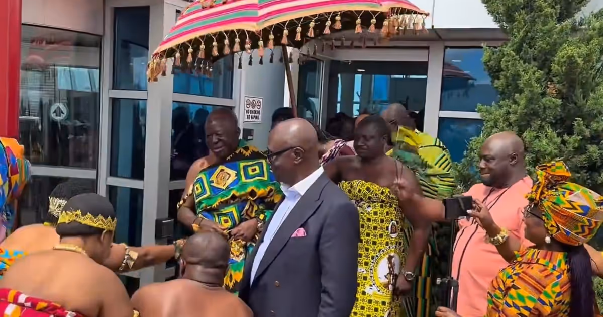 Ghana's king struts around Toronto while being mobbed by FIFA World Cup fans