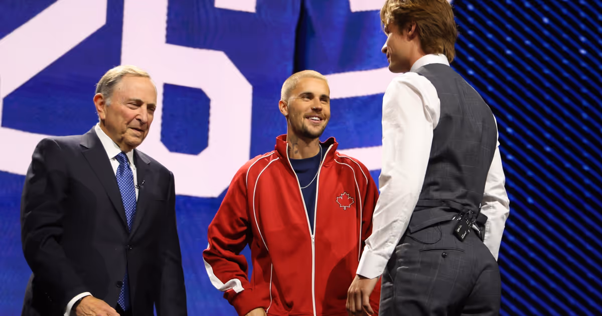 Justin Bieber just had a cringeworthy Toronto Maple Leafs draft moment