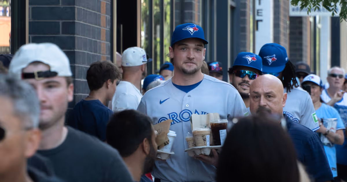 Toronto Blue Jays sent rookies out on Chicago coffee run in full uniform