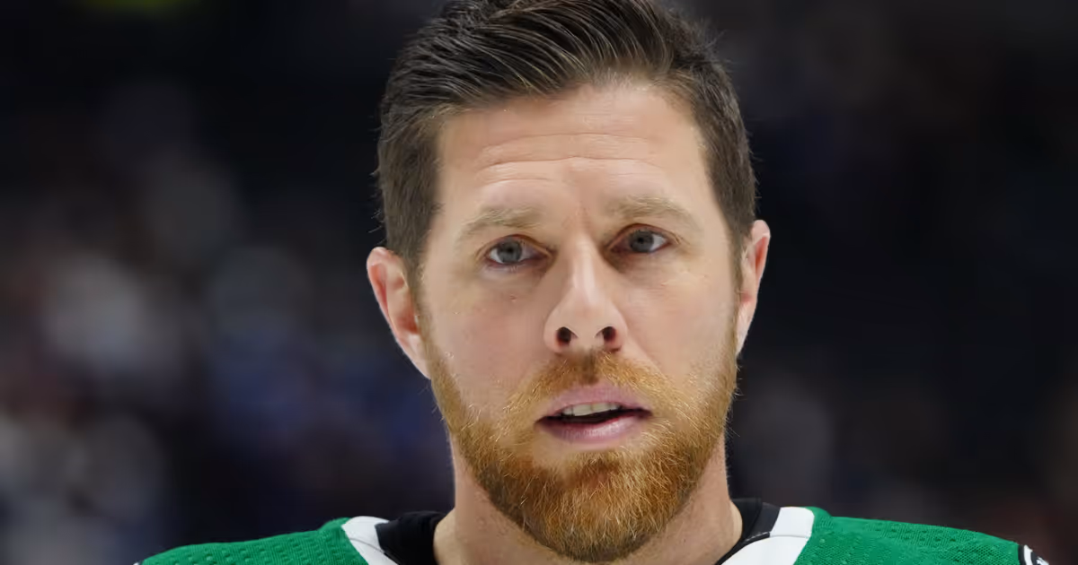 An unexpected name has popped up in Toronto Maple Leafs' coaching search