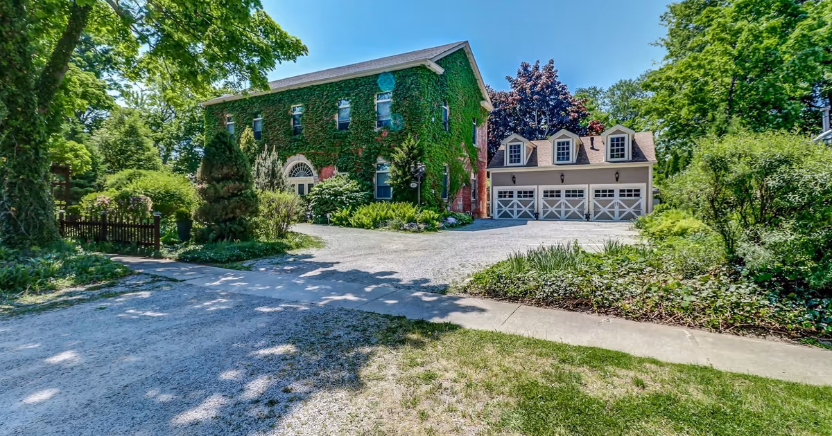Charming Ontario bed and breakfast occupies schoolhouse from the 1800s