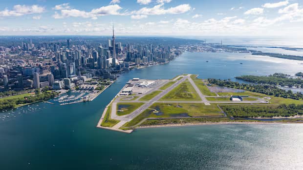 Federal government starts public consultation on future of Toronto's island airport