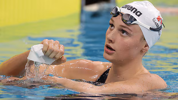 Summer McIntosh signs with Octagon Agency, joining swimming hero Michael Phelps