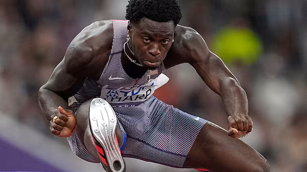 Ja'Kobe Tharp breaks men's 110-metre hurdles world record in 12.75 seconds at NCAA championships
