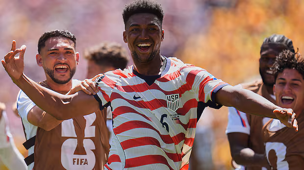 United States into World Cup knockout round after blanking Australia