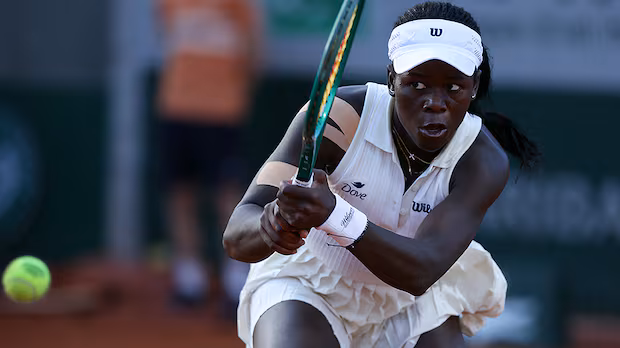 Seeded Canadians Mboko, Auger-Aliassime advance to French Open second round