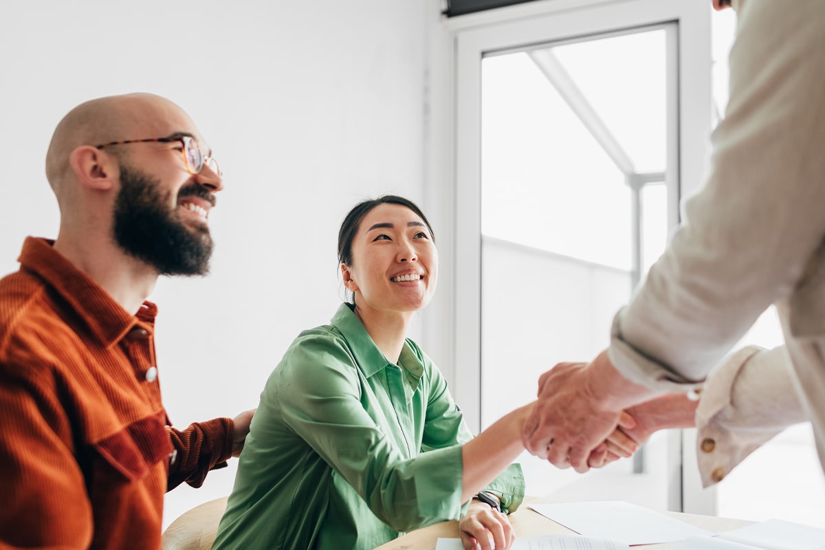 How Newcomers to Canada Can Choose the Right Financial Advisor: 7 Questions to Ask Before You Decide