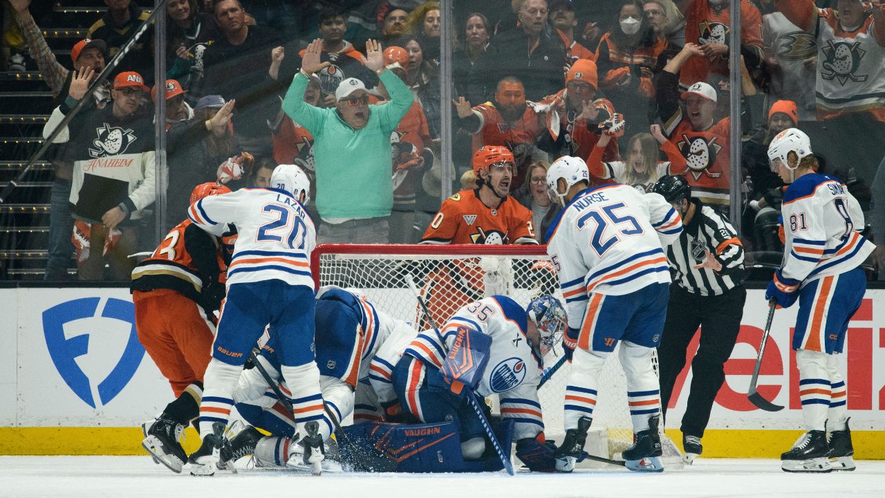 NHL goal-line technology challenging to implement, Bill Daly says