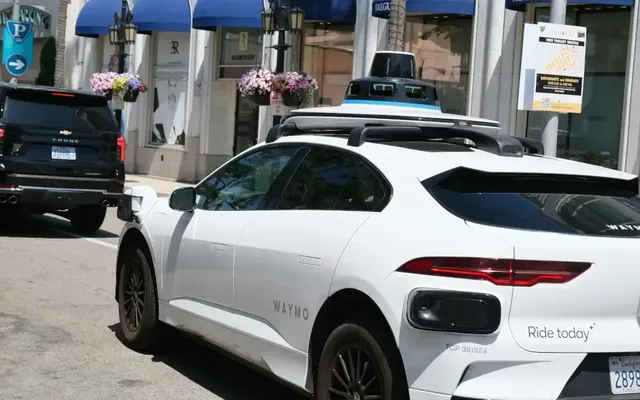 Waymo to begin robotaxi pilot in Toronto, but with human drivers until 2028