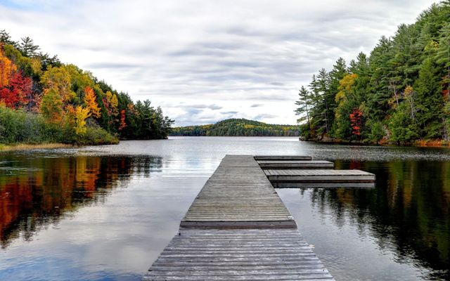 Fall paddling at Restoule