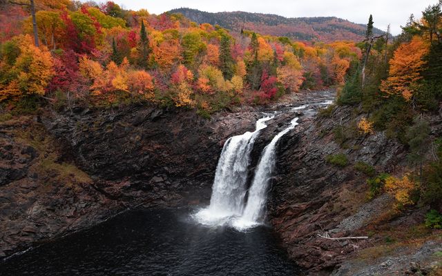 5 reasons to visit Lake Superior Provincial Park this fall