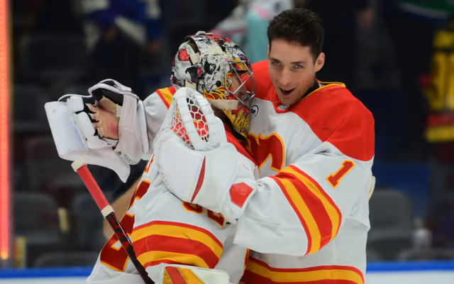 Calgary Flames goalies showing off cool new gear before training camp