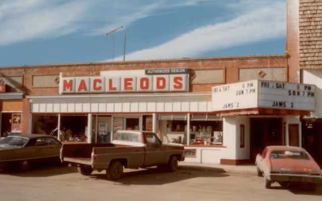 'It's endured': Movie theatre outside of Calgary marking its 100th anniversary