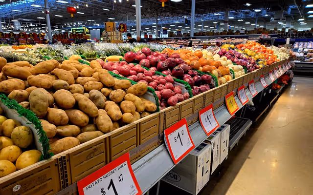 Construction kicks off on a brand-new grocery store just outside of Calgary