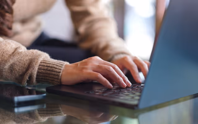 Canadians can sign up for the government's free AI basics course