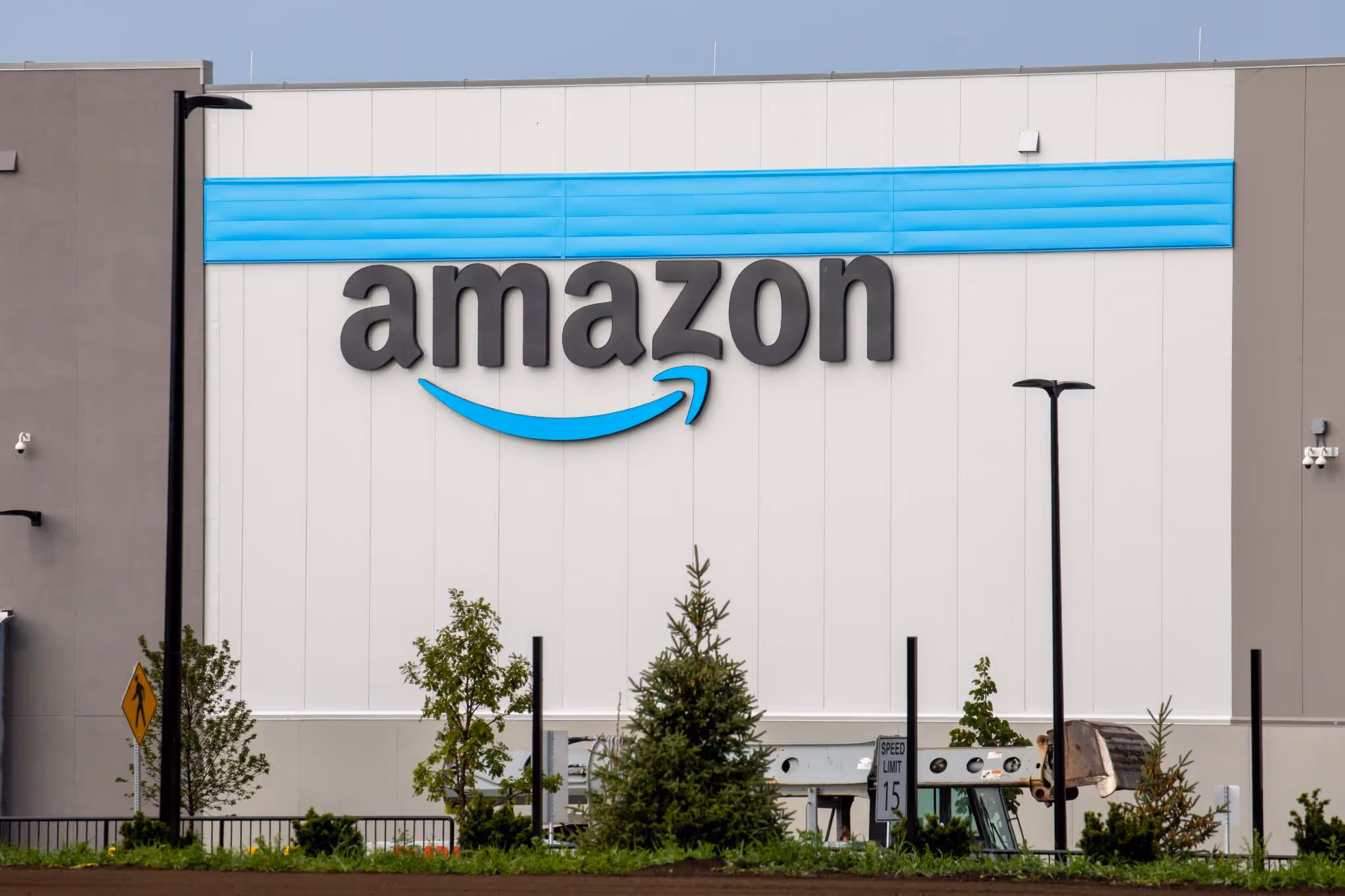 Amazon Canada workers are getting just a $1 per hour raise this year