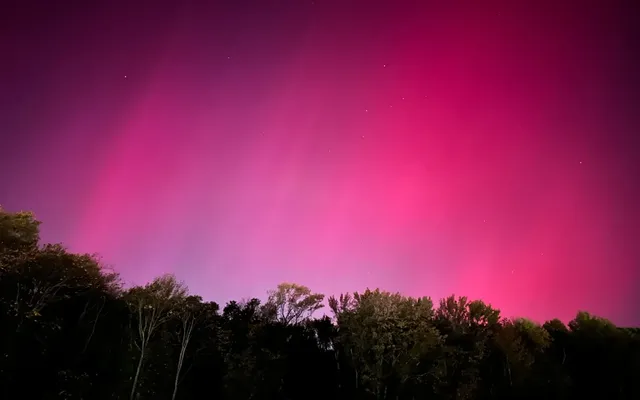 5 of the best places in Canada to see rare pink Northern Lights this year