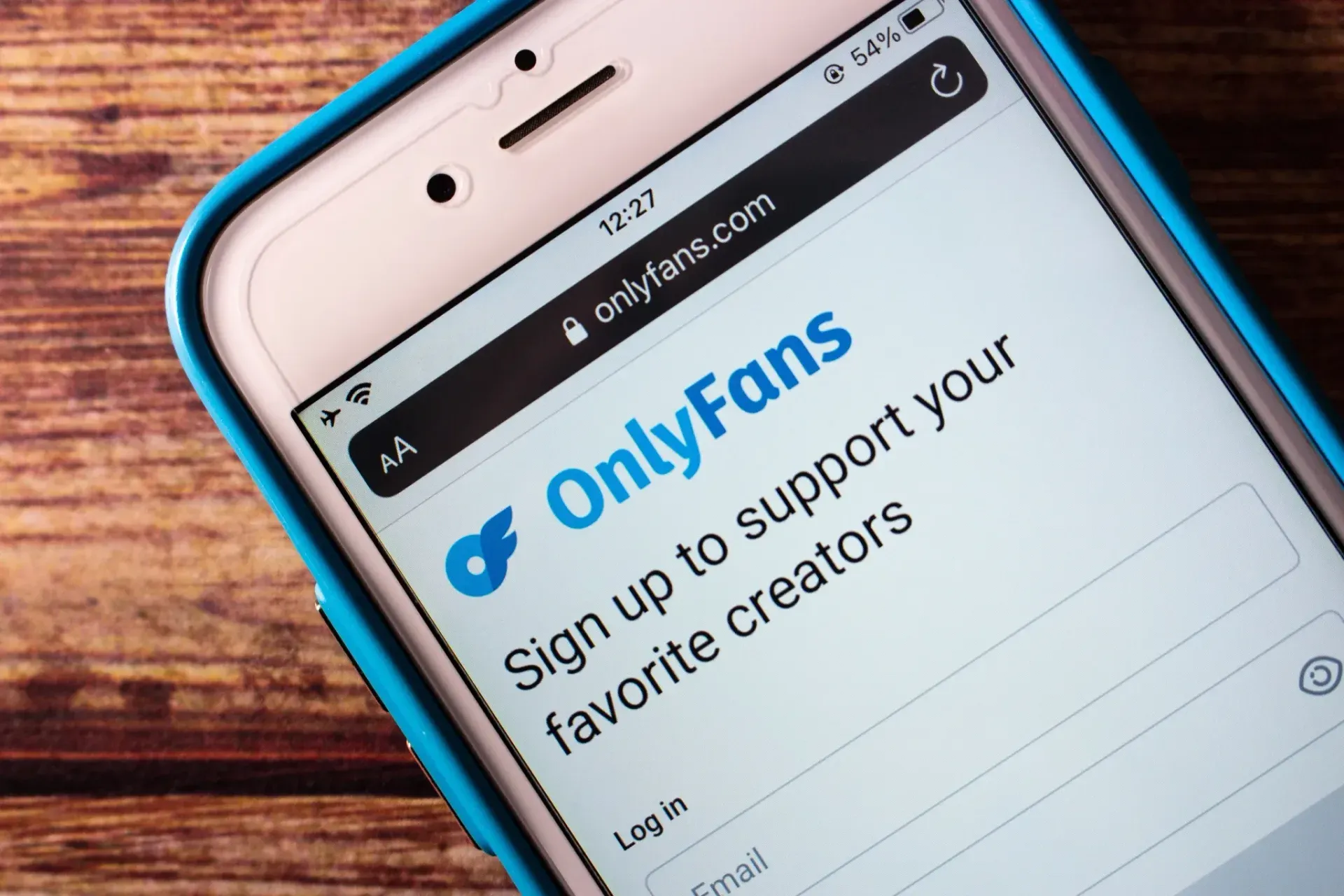 Canadians spent mind-boggling millions on OnlyFans content this year