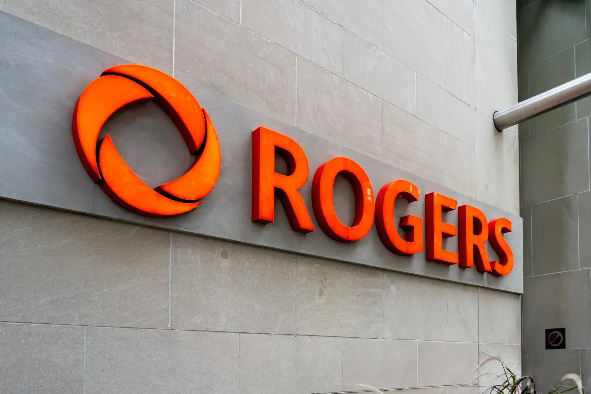 Rogers will soon tack on new fee to credit card bill payments